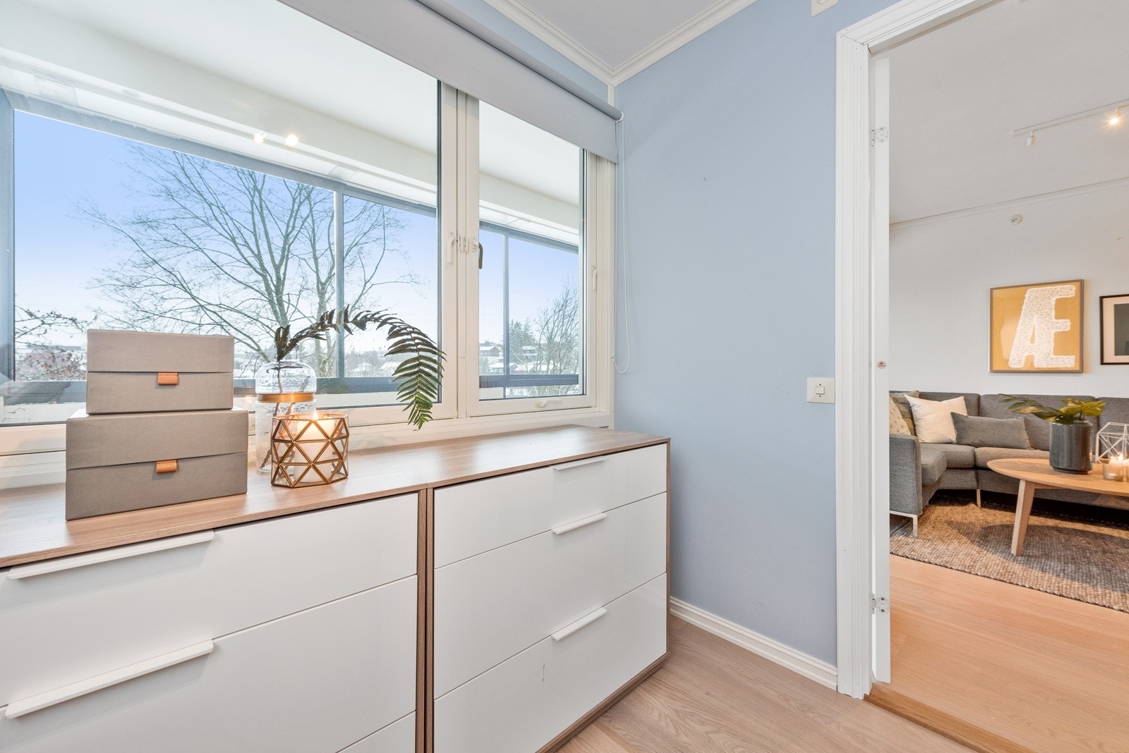 Soverommet har plass til flere møbler plasser i rommet Galleribilde