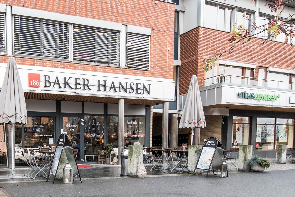 Røa Senter med hyggelige Baker Hansen Galleribilde