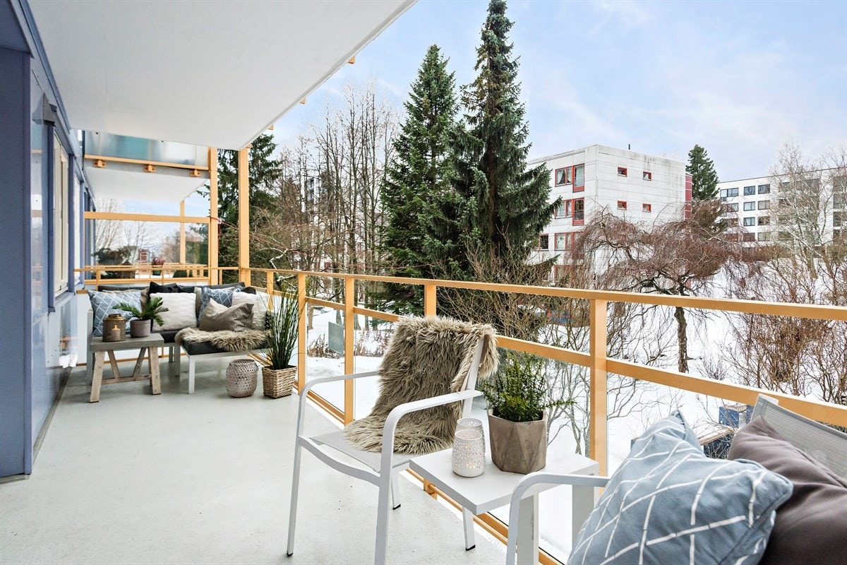 Attraktiv, stor og gj.gående 5-roms med balkong i naturskjønne omgivelser. Galleribilde