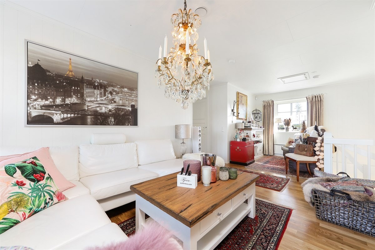 Deler av loftstuen kan også innredes som kontor. Huset har mange muligheter. Galleribilde