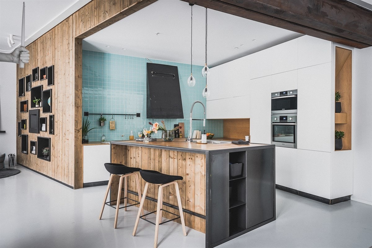 Øyen fyller ikke bare en praktisk funksjon, men er også et naturlig samlingspunkt før måltider og et fint sted for en arbeidsøkt hjemmefra. Galleribilde