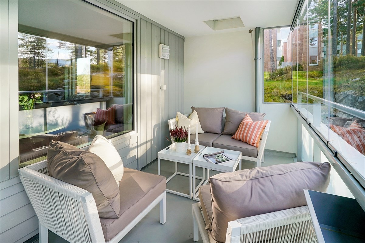 Balkongen ligger utenfor stuen og er på ca. 11 kvm. Galleribilde