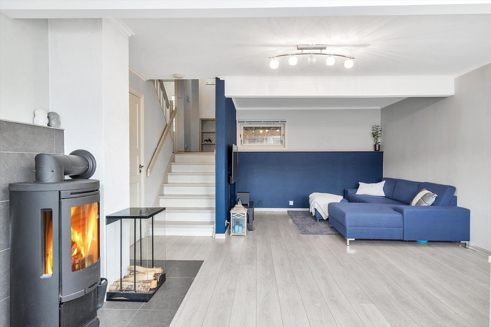 Lun salong. Galleribilde