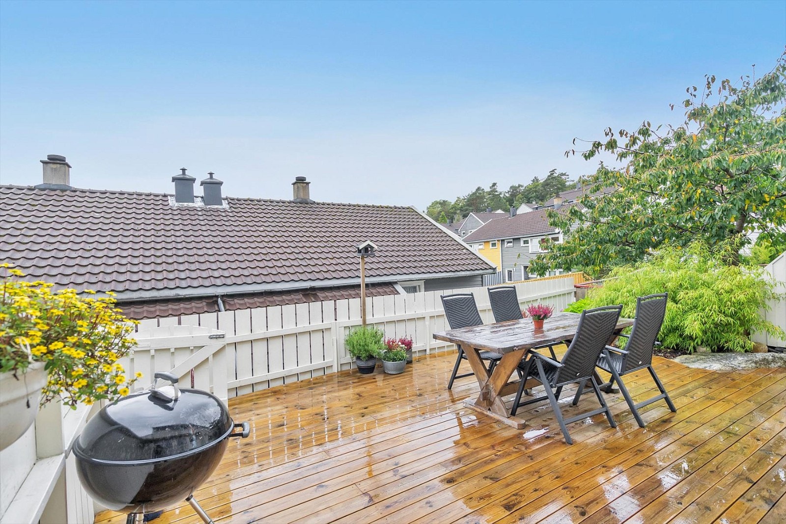 God plass til utemøblemet og grill. Galleribilde