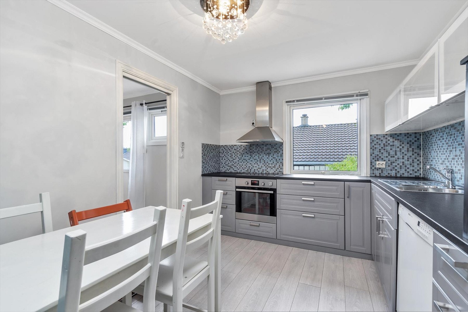 Plass til spisebord. Galleribilde