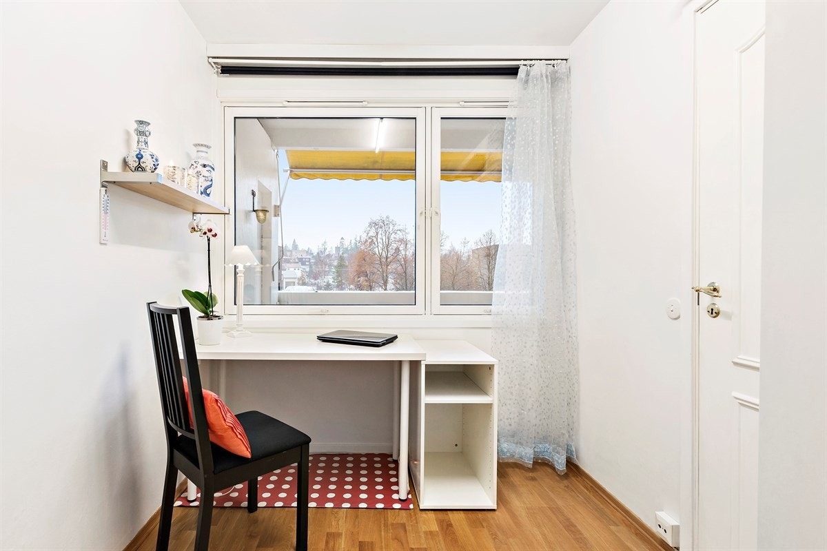 På soverommet har du også plass til kontorløsning Galleribilde