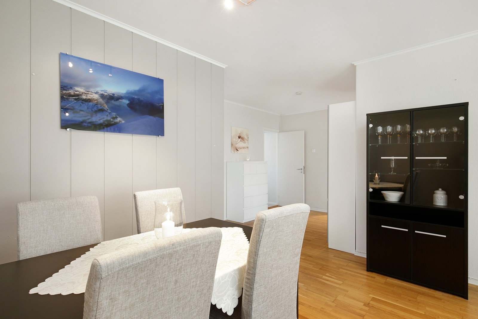 Spisestuedel Galleribilde