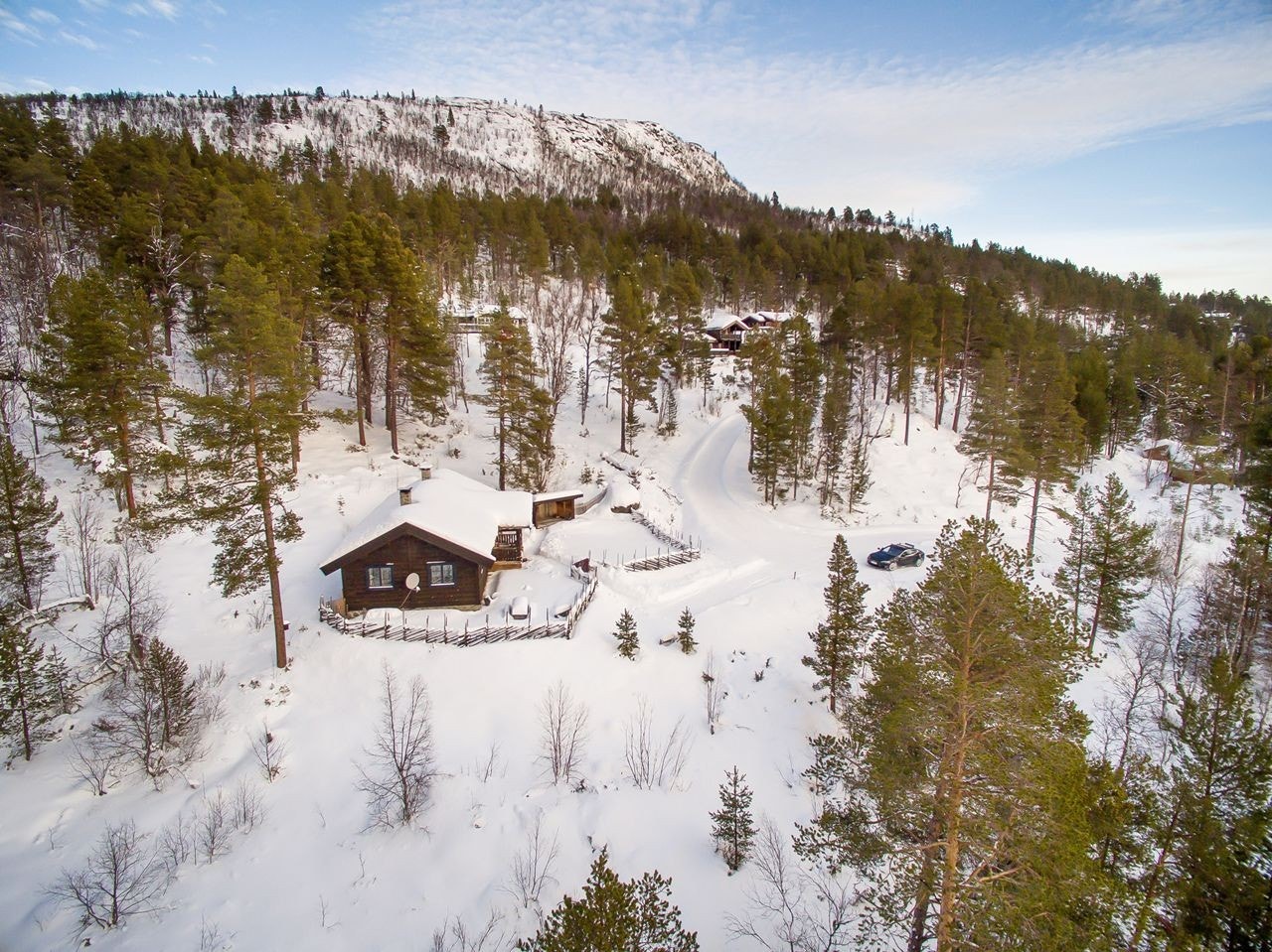 Oversiktsbilde opp mot fjellheimen Galleribilde