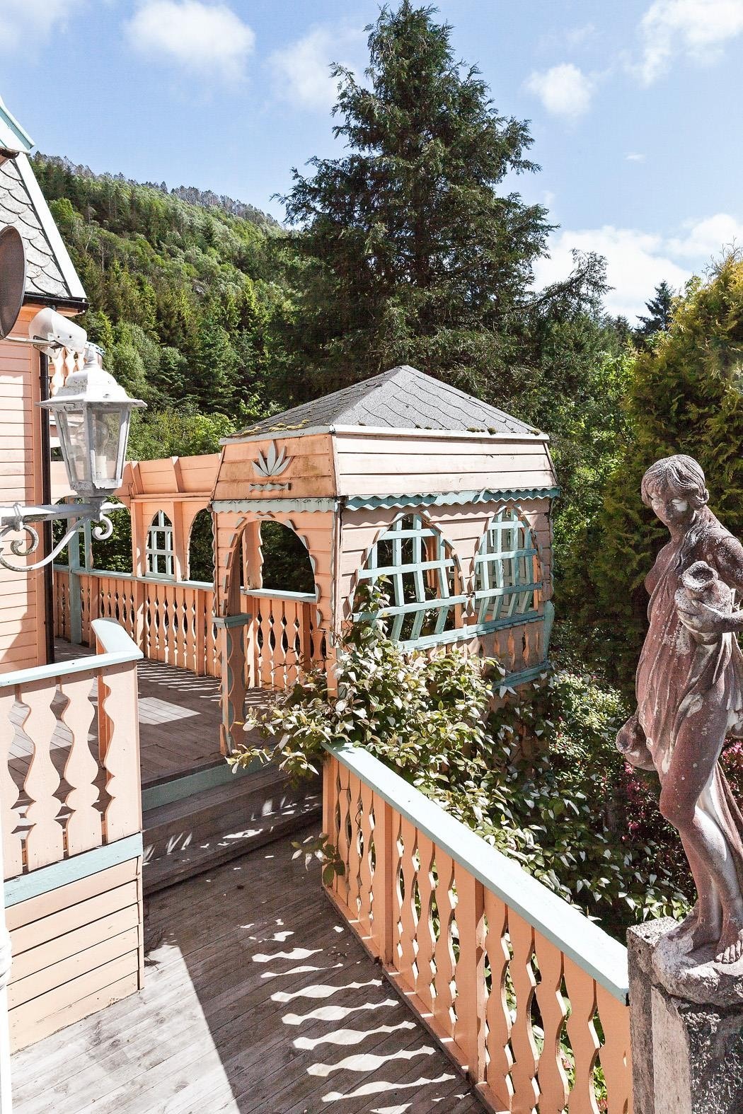 Kråkeslottet eller Pippihuset på Fjell er kjent for mange! Galleribilde