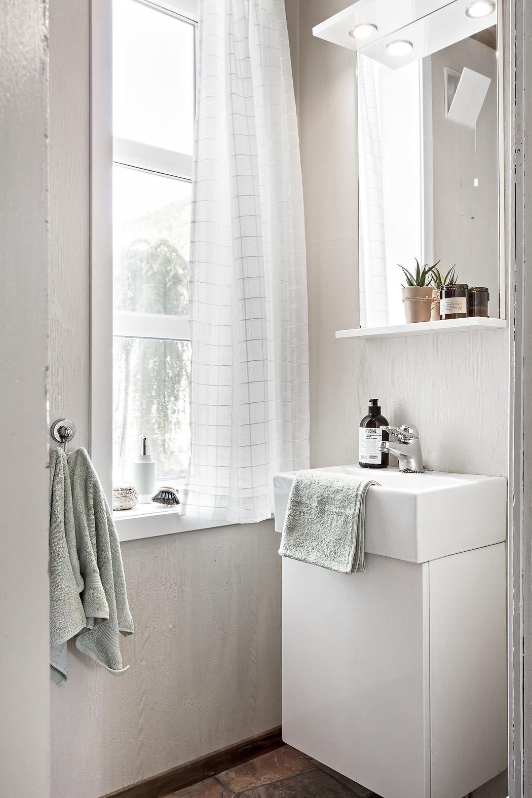 Eget separat toalett i første etasje Galleribilde