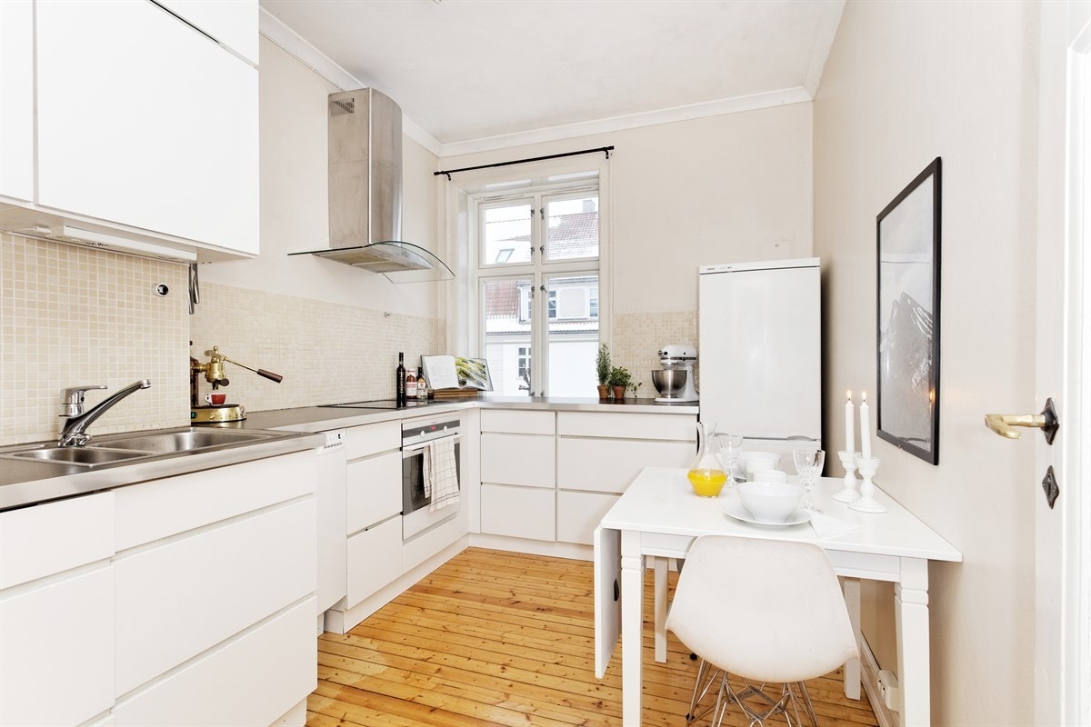 Separat og velutstyrt kjøkken Galleribilde