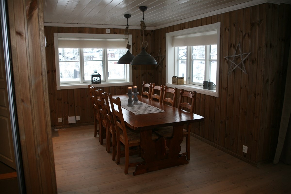 Spisestue ved kjøkkenet Galleribilde