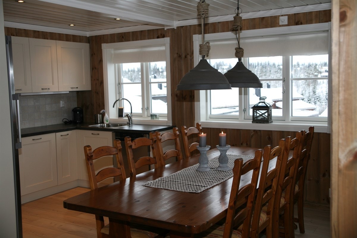 Spisestue ved kjøkkenet Galleribilde