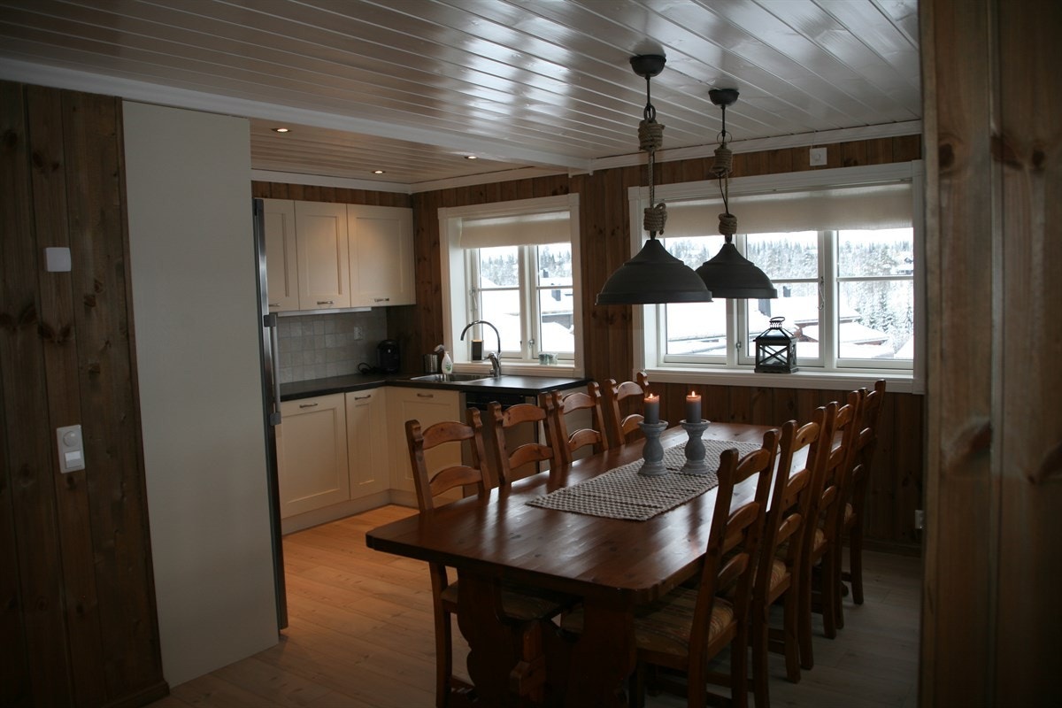 Spisestue ved kjøkkenet Galleribilde