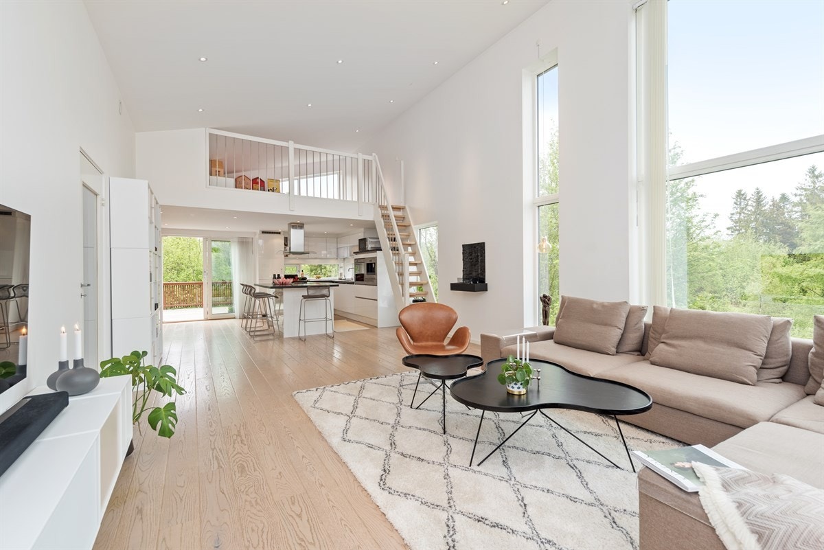 PROA Eiendomsmegling - På gulvet er det lagt 1-stavs eik i en delikat lysegrå farge. Galleribilde