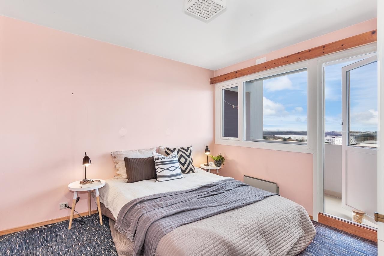 Hovedsoverom - med utgang til balkong nr 2 Galleribilde