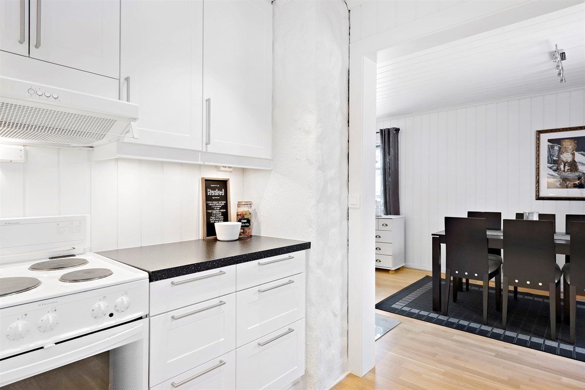 Del av kjokken mot stue Galleribilde