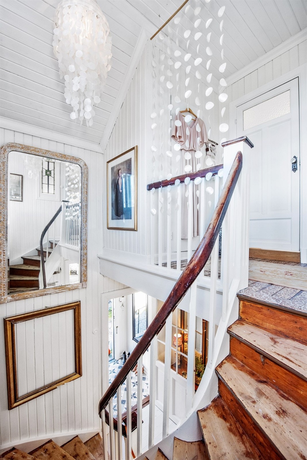 Velkommen opp i 2 etg. Trapp. Galleribilde