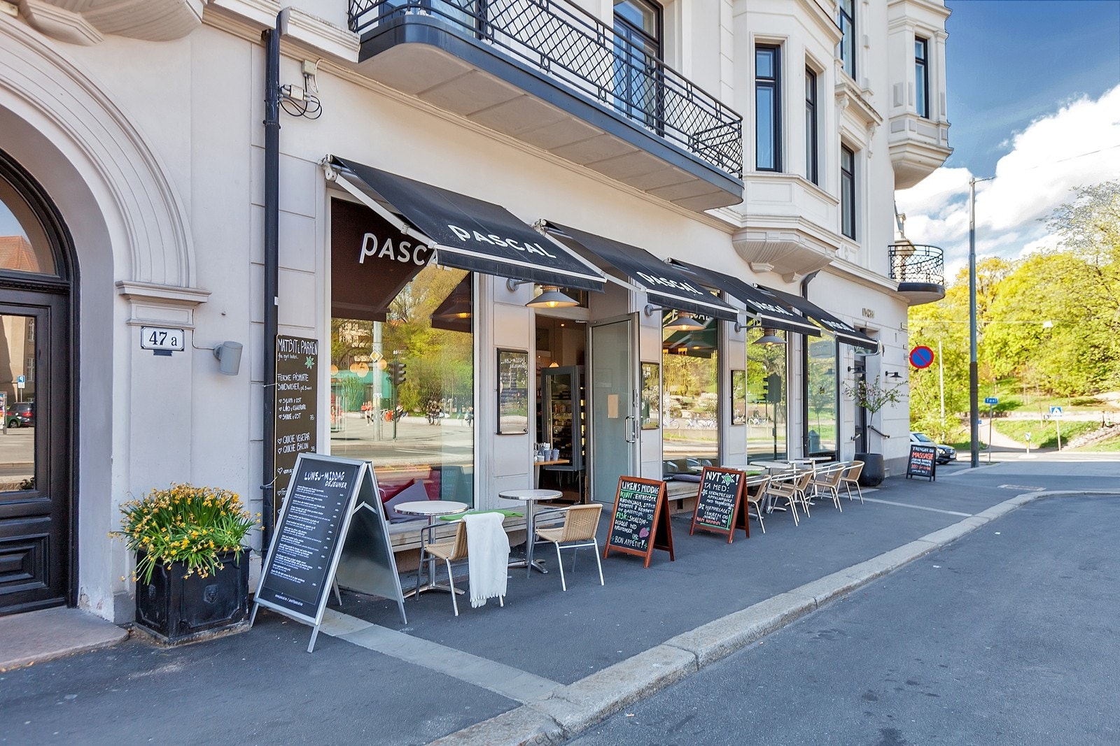 Ti minutters gange bringer deg til St. Hanshaugen med steder som Pascal, Rouleur, Java og Gutta På Haugen. Galleribilde