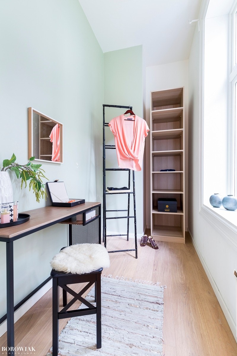 I tilknytning til soverommet har man et praktisk rom som egner seg perfekt som walk in closet eller kontor. Galleribilde
