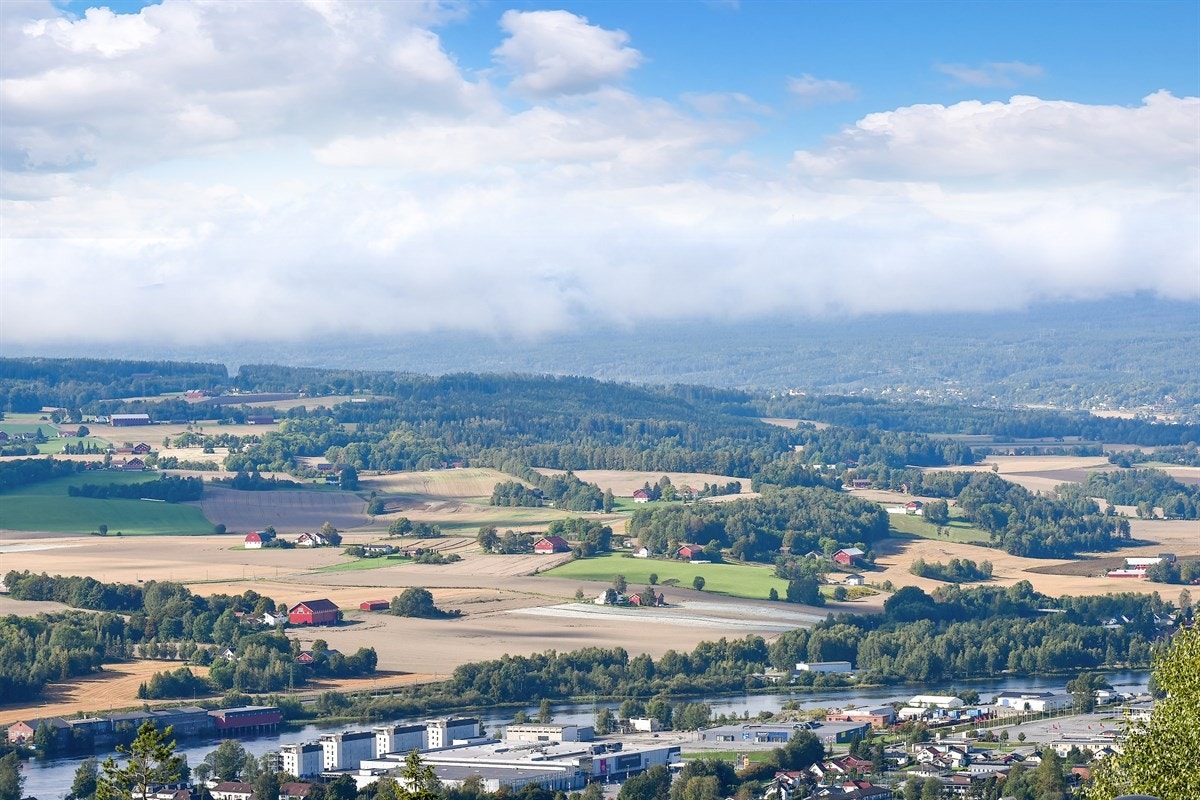 Fantastisk utsikt fra boligen over Eikerbygdene. Galleribilde