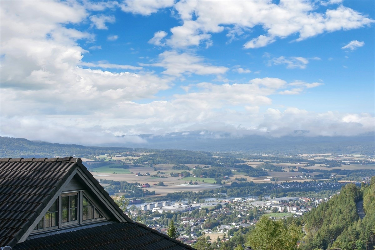 Det er besluttet storsatsning i området og Buskerud Park er under oppføring, noe som vil ha en enorm betydning for stedsutviklingen. Galleribilde