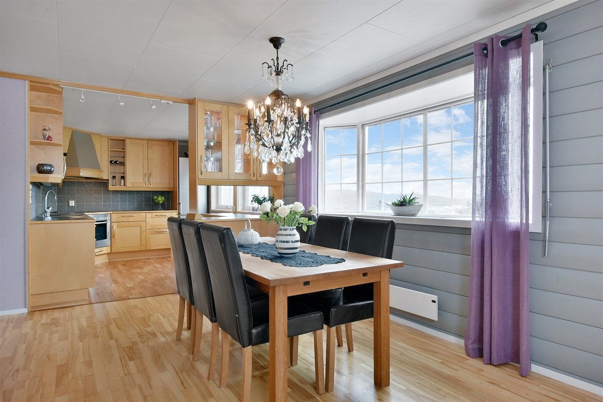 Her er det god plass for spisebord. Galleribilde