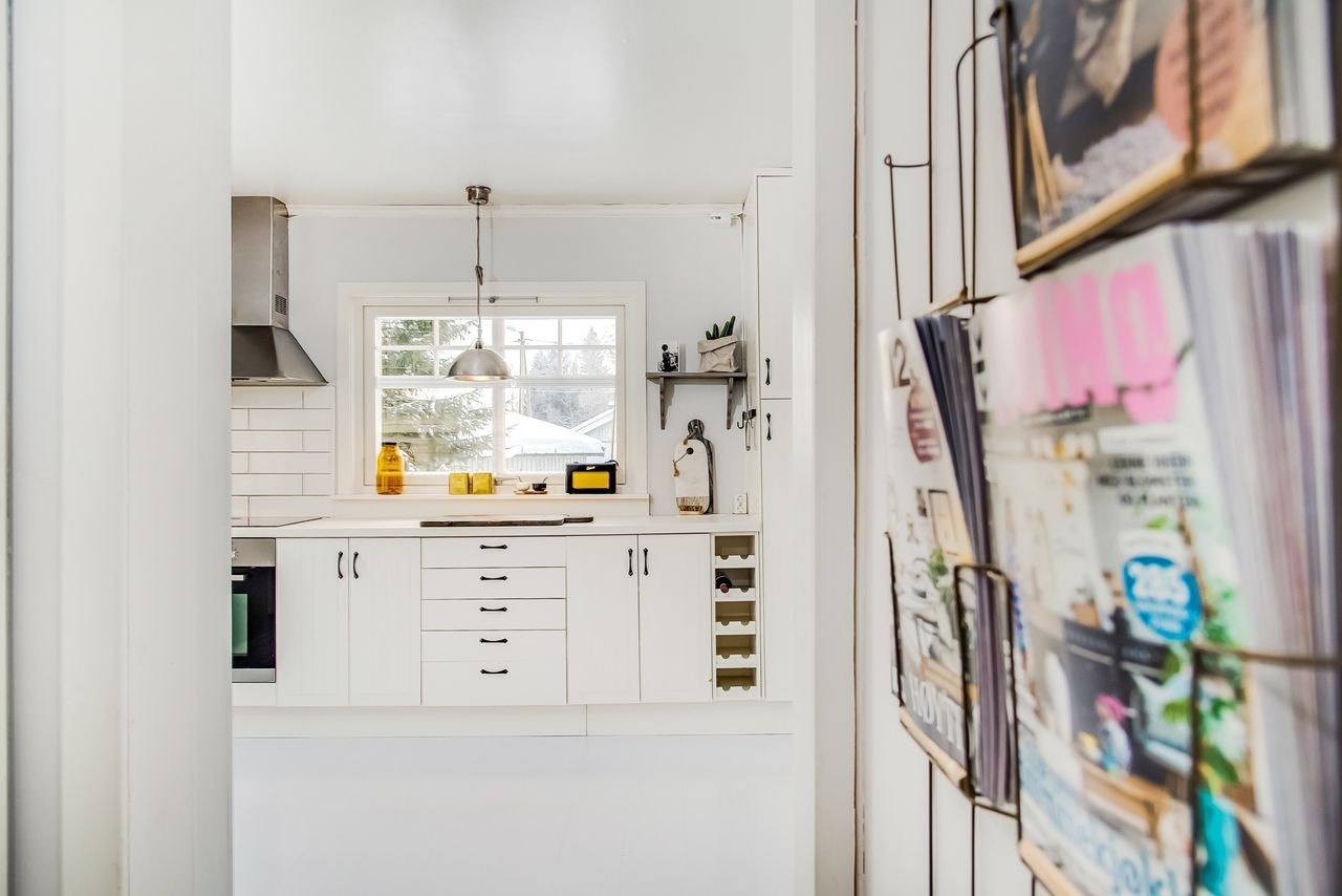 Det er integrerte hvitevarer på kjøkken som medfølger i handelen Galleribilde