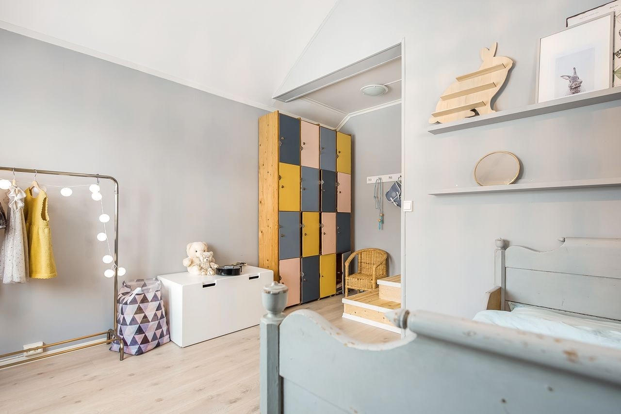 Boligen inneholder totalt 4 soverom, hvorav et ligger i 1.etasje. Galleribilde