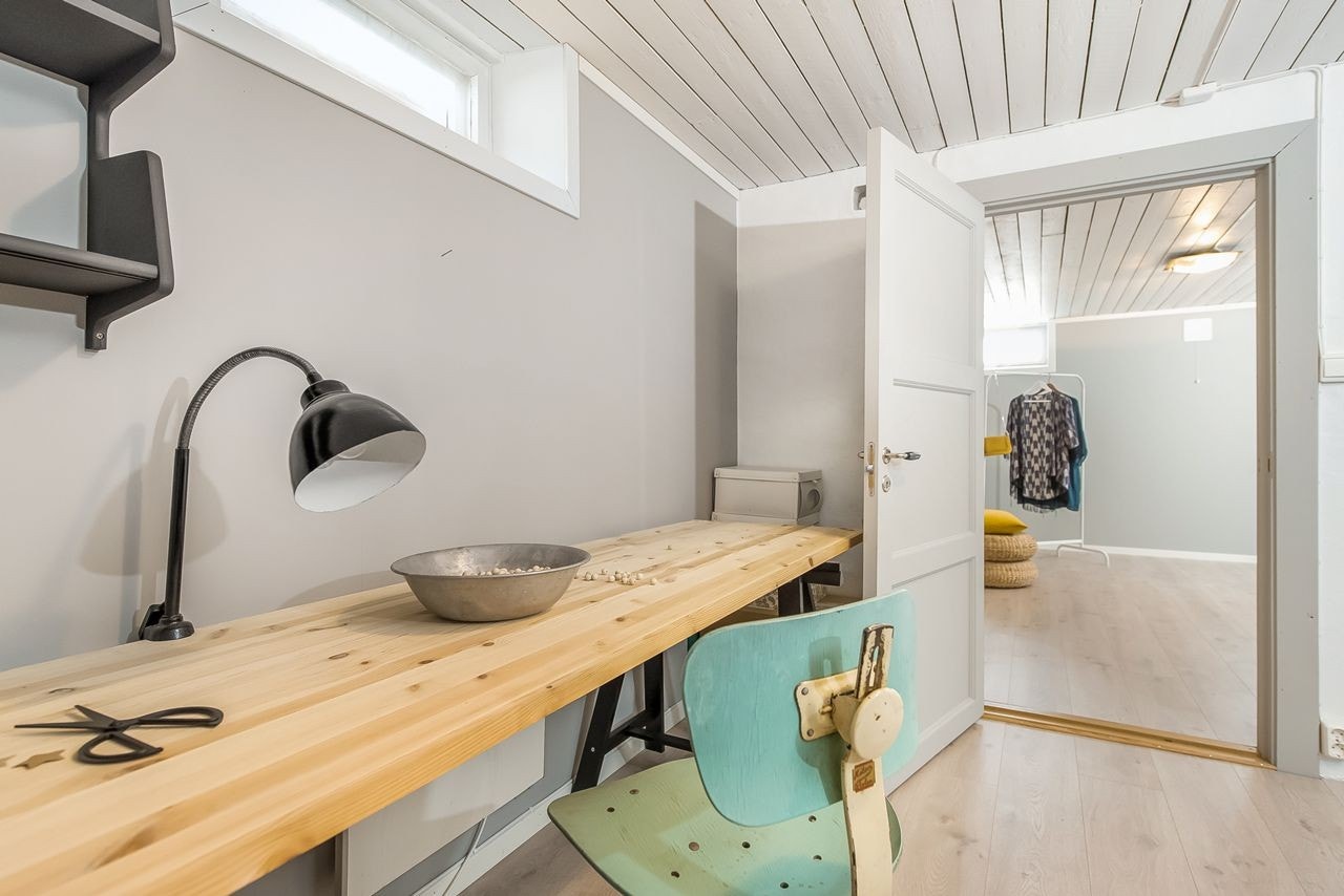 Bod i kjelleren som idag benyttes som hobbyrom Galleribilde