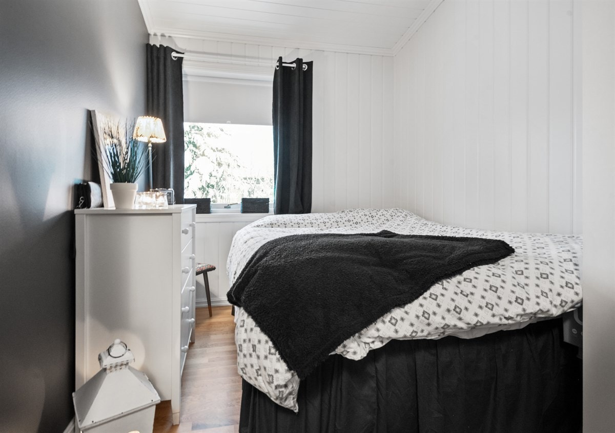 Soverom - det er totalt tre soverom Galleribilde