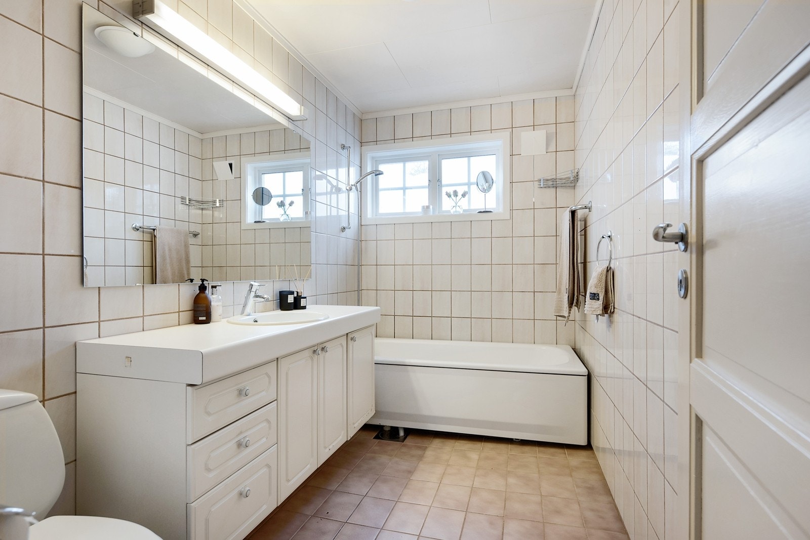 Flislagt bad i 2 etasje Galleribilde