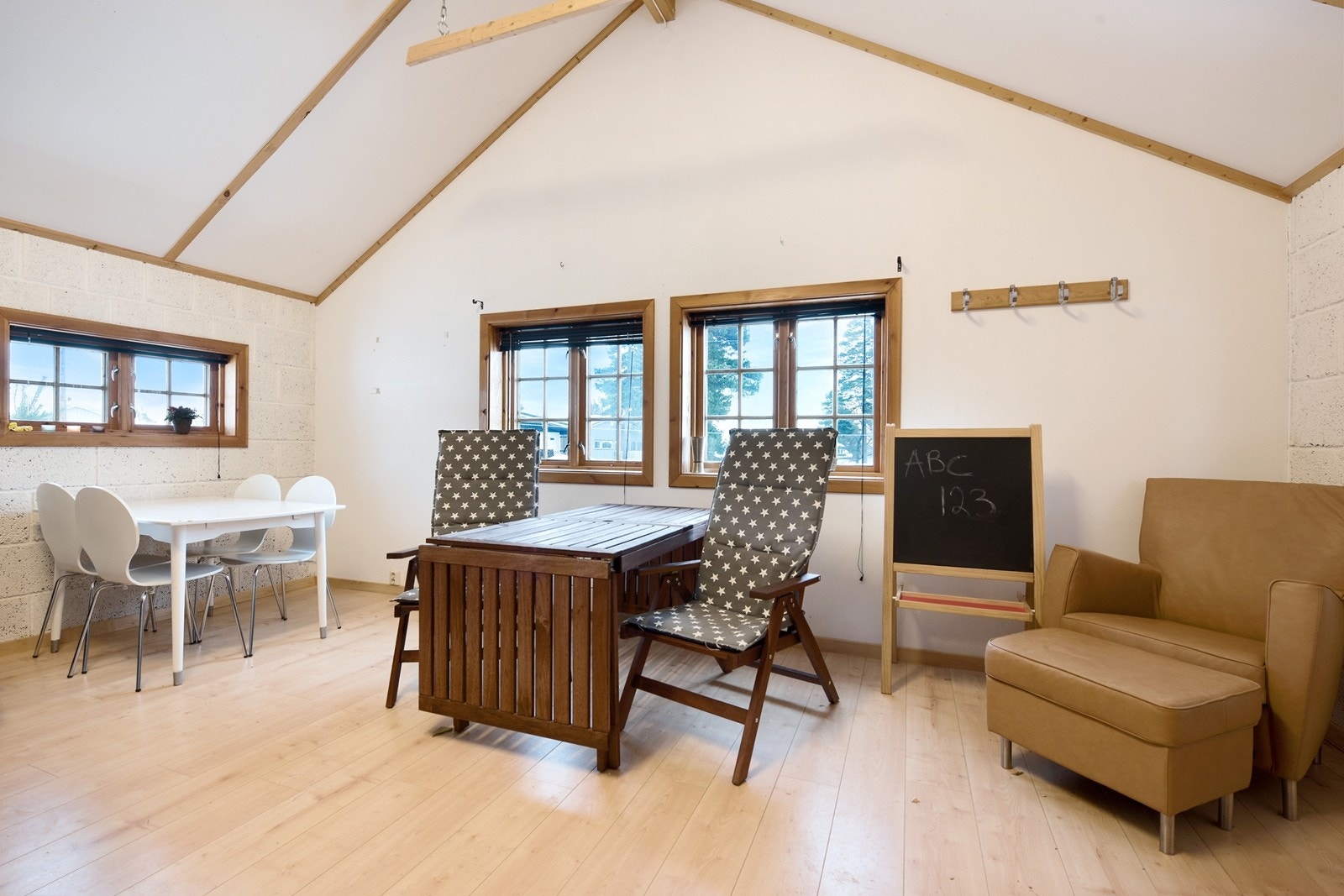 Isolert rom over garasjen med opplegg for van og avløp Galleribilde