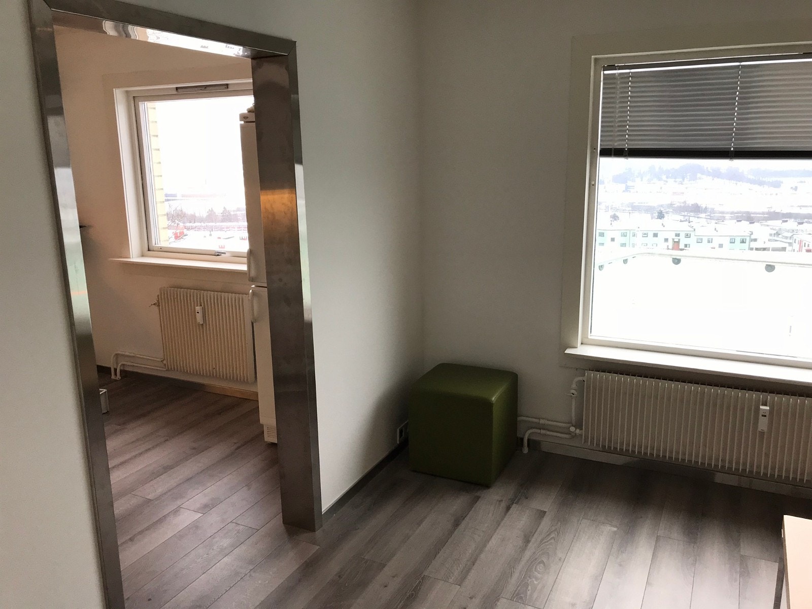 Stue (kjøkken i bakgrunnen) Galleribilde