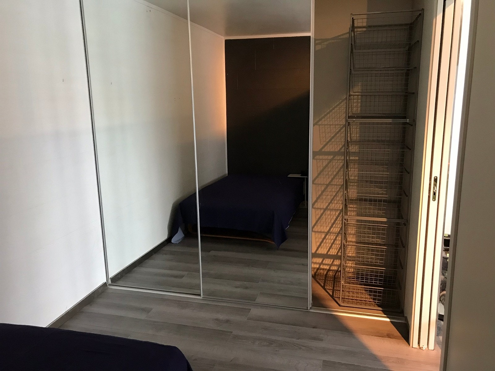 Soverom (skyvedørsgarderobe) Galleribilde