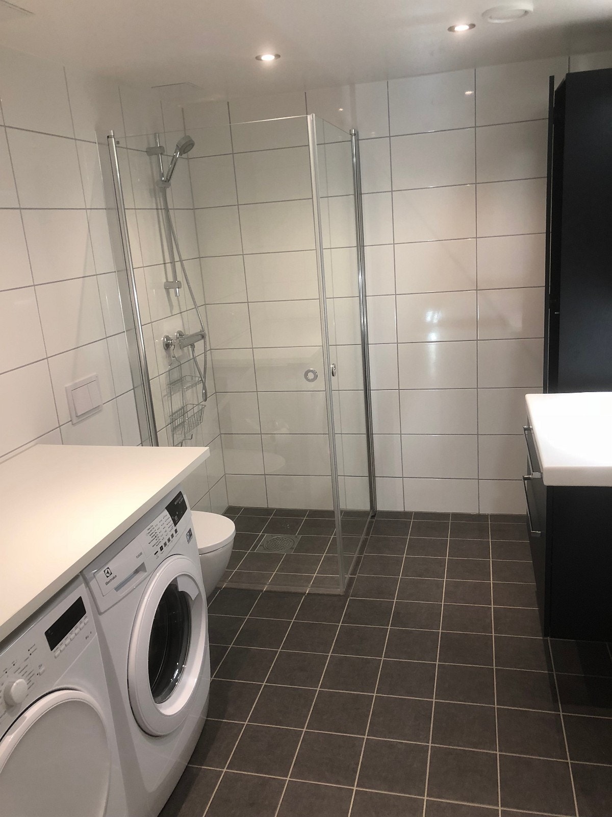 Fullt utstyrt bad Galleribilde