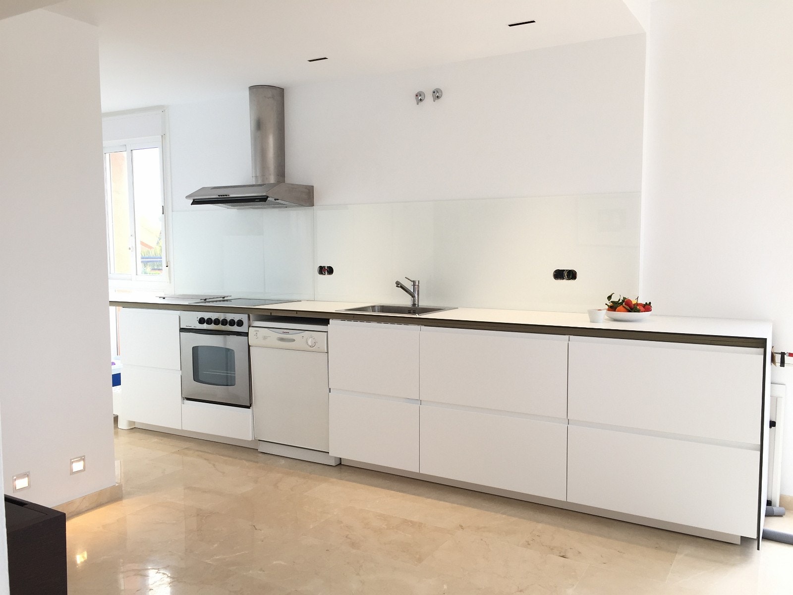 Kjøkken med alt av utsyr Galleribilde