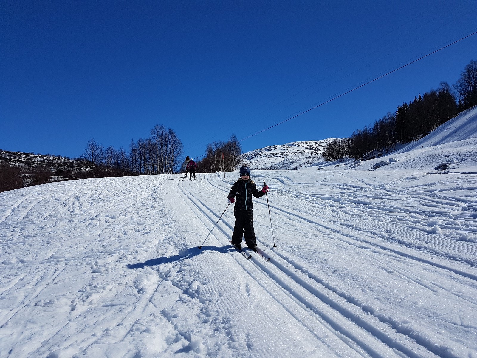 Skiløype mellom skitrekket & ned mot hytta... Galleribilde