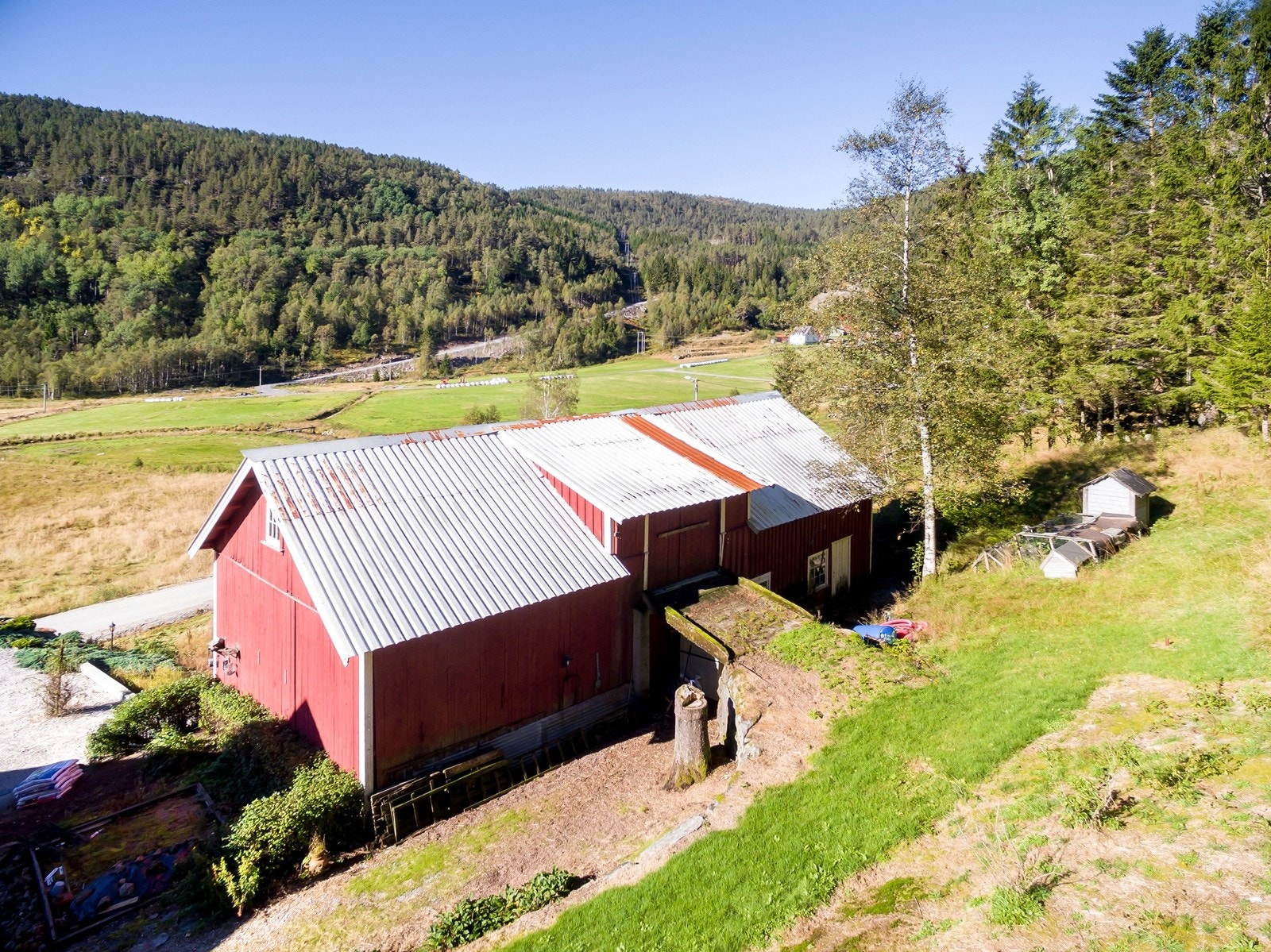 Låve - tidligere brukt som stallplass for hester Galleribilde
