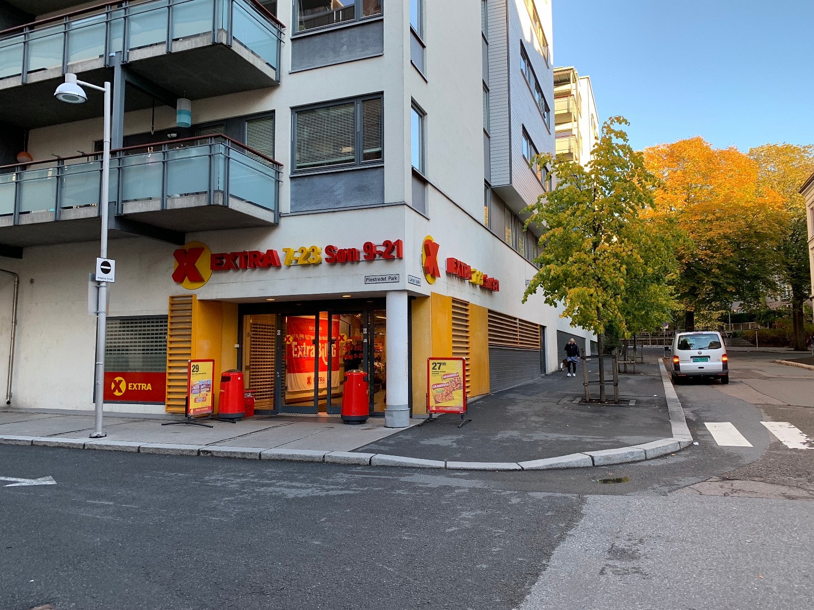 50 meter til nærmeste dagligvareforretning, søndagsåpen Coop Extra Galleribilde