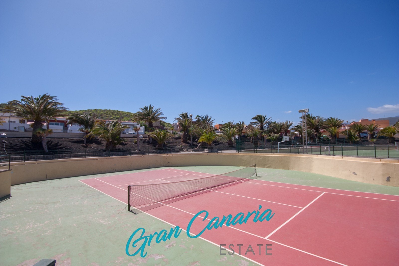 Tennisbane (kun 1 minutt gange) Galleribilde