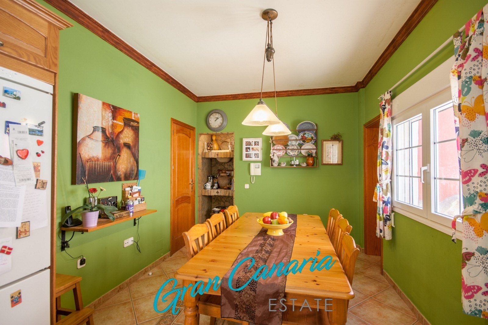 Dør til høyre leder til bod og "vinkjeller" Galleribilde