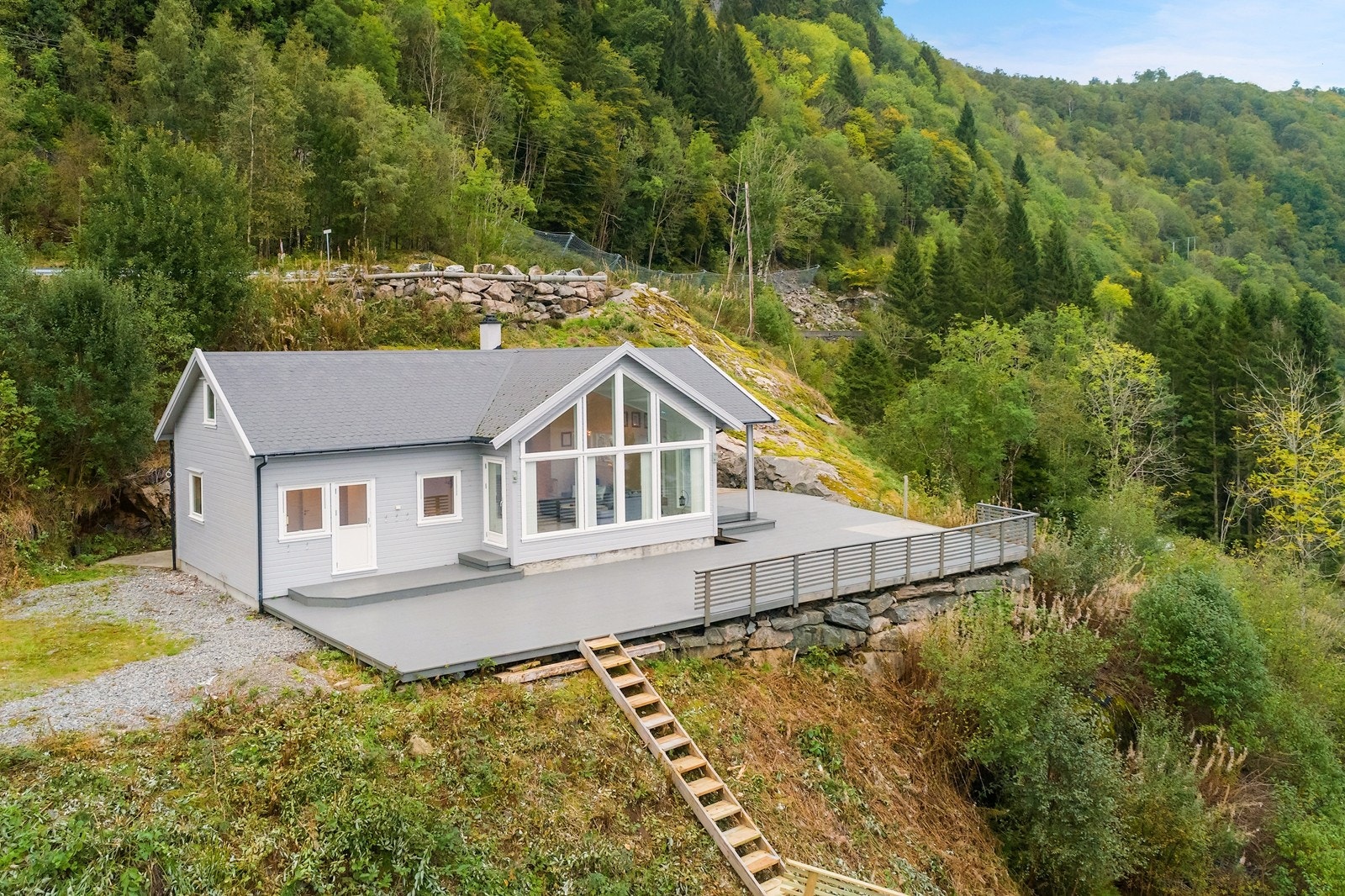 Moderne fritidsbolig i idylliske omgivelser Galleribilde