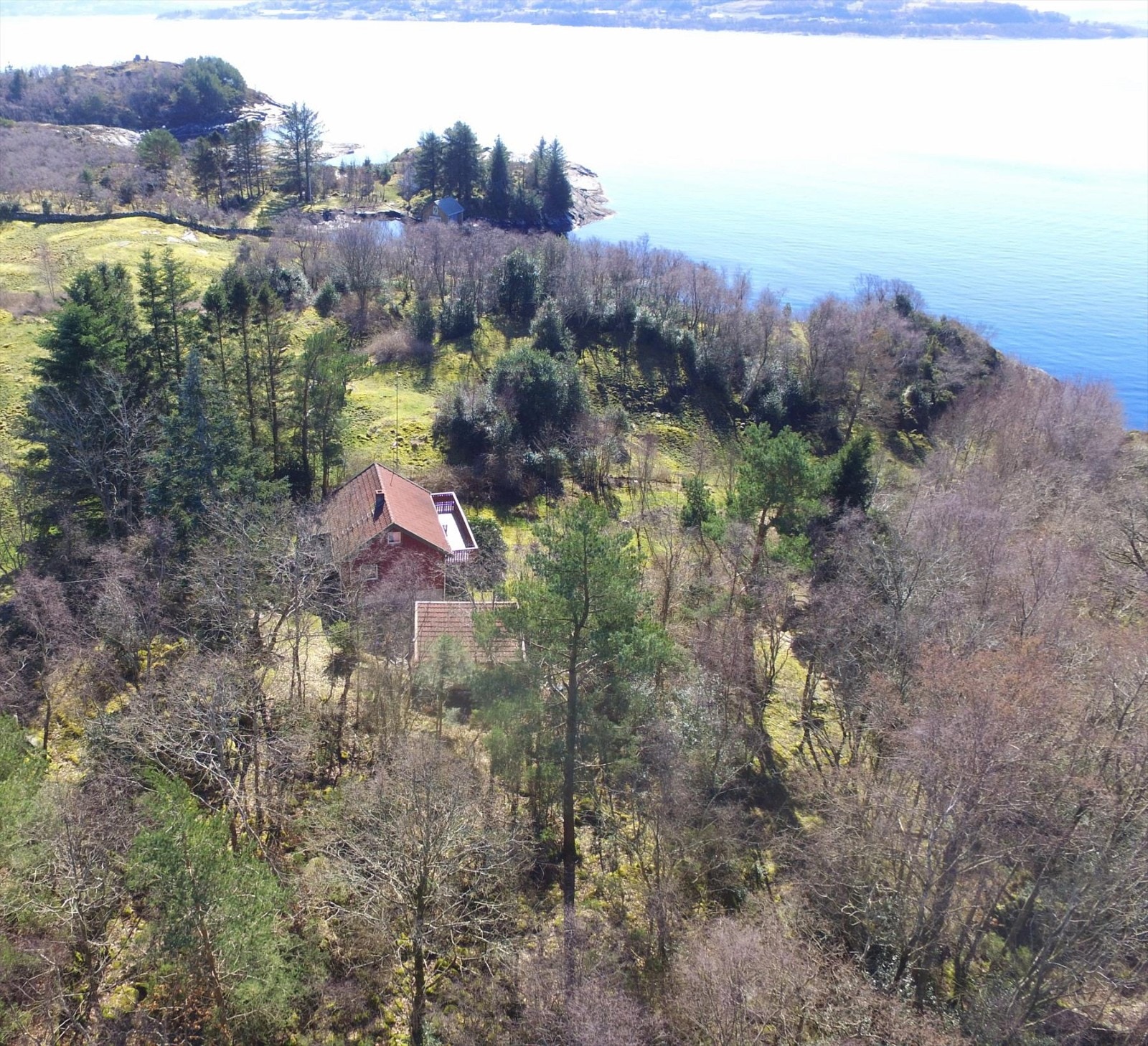 Her ser en mot Finnøy Galleribilde