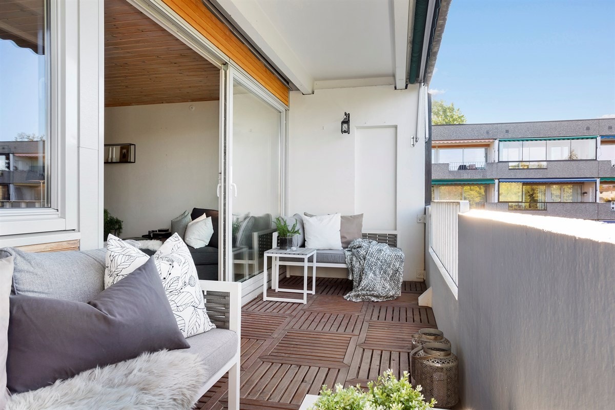 Balkongen er sydvestvendt og har gode solforhold. Galleribilde