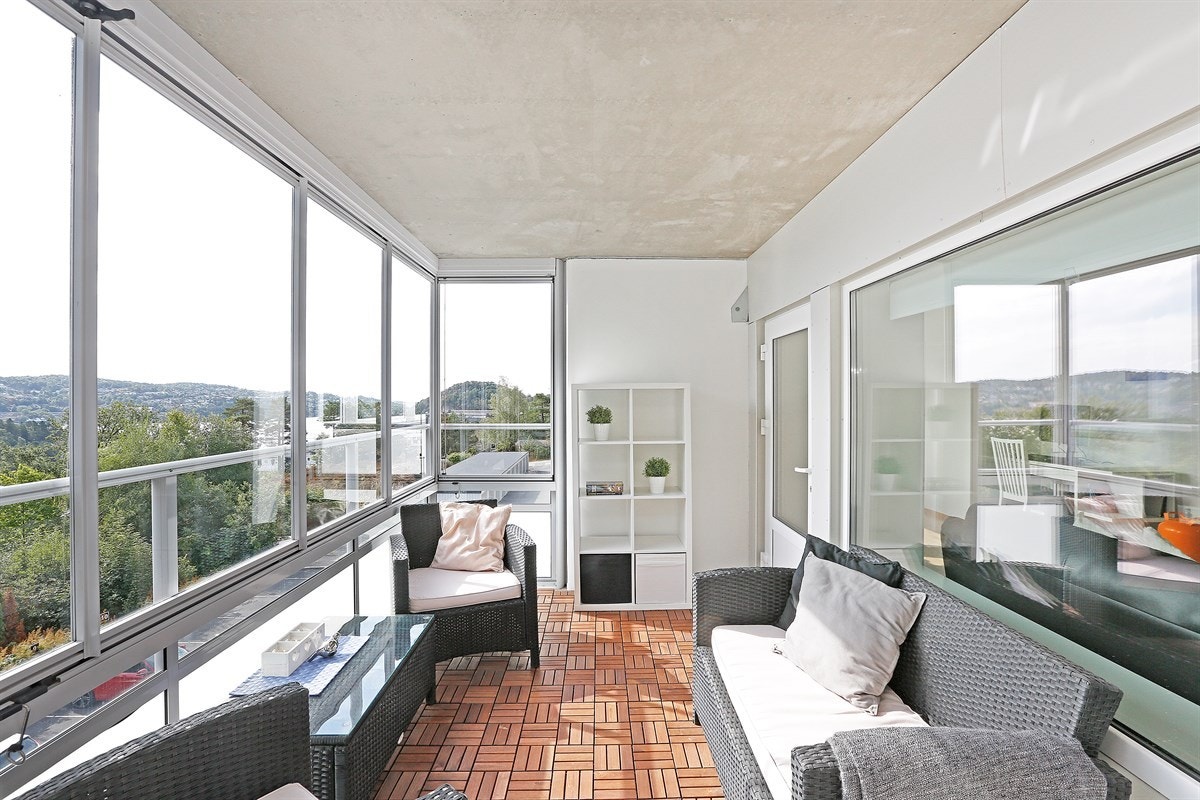 Innglasset balkong med skyveglass Galleribilde