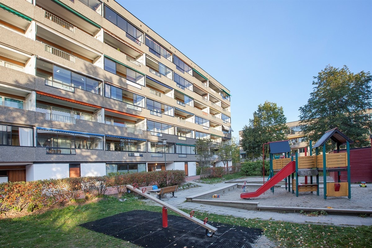 Fellesområdet er bilfritt, med oppvarmede gangveier som gjør at det er isfritt om vinteren Galleribilde