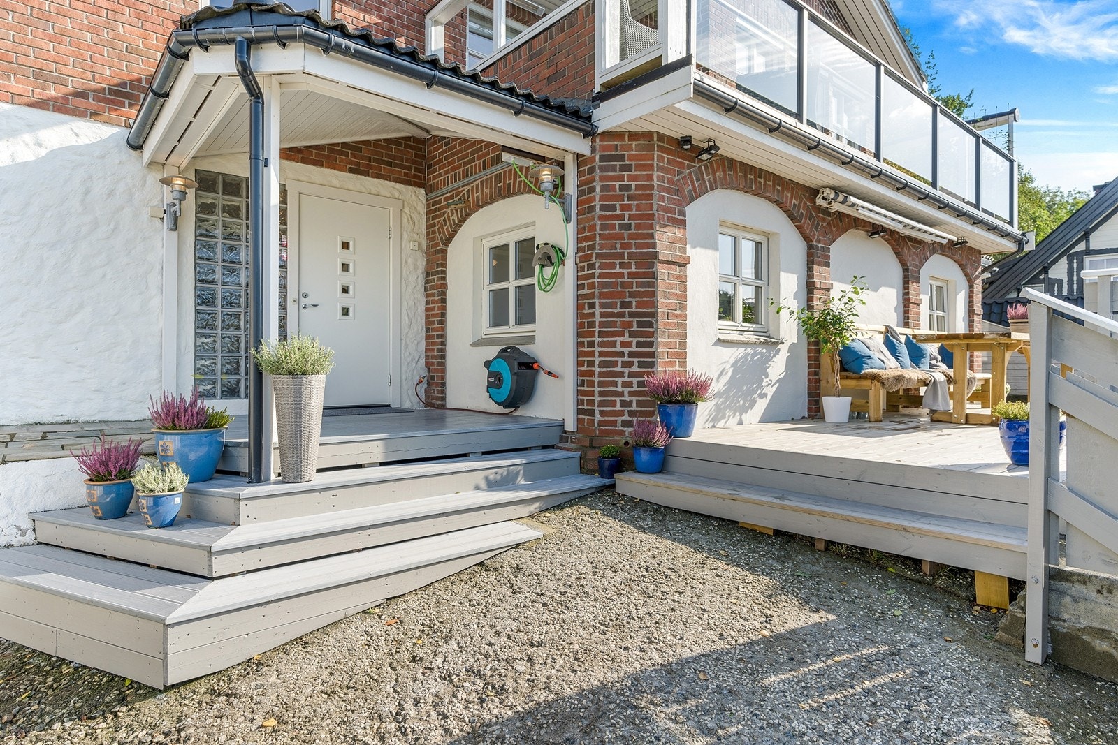 Flott opparbeidet inngangsparti Galleribilde