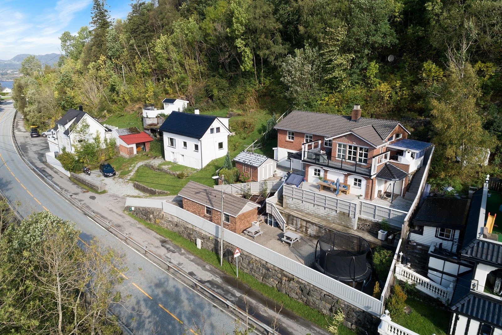 Romslig enebolig med gode uteområder Galleribilde