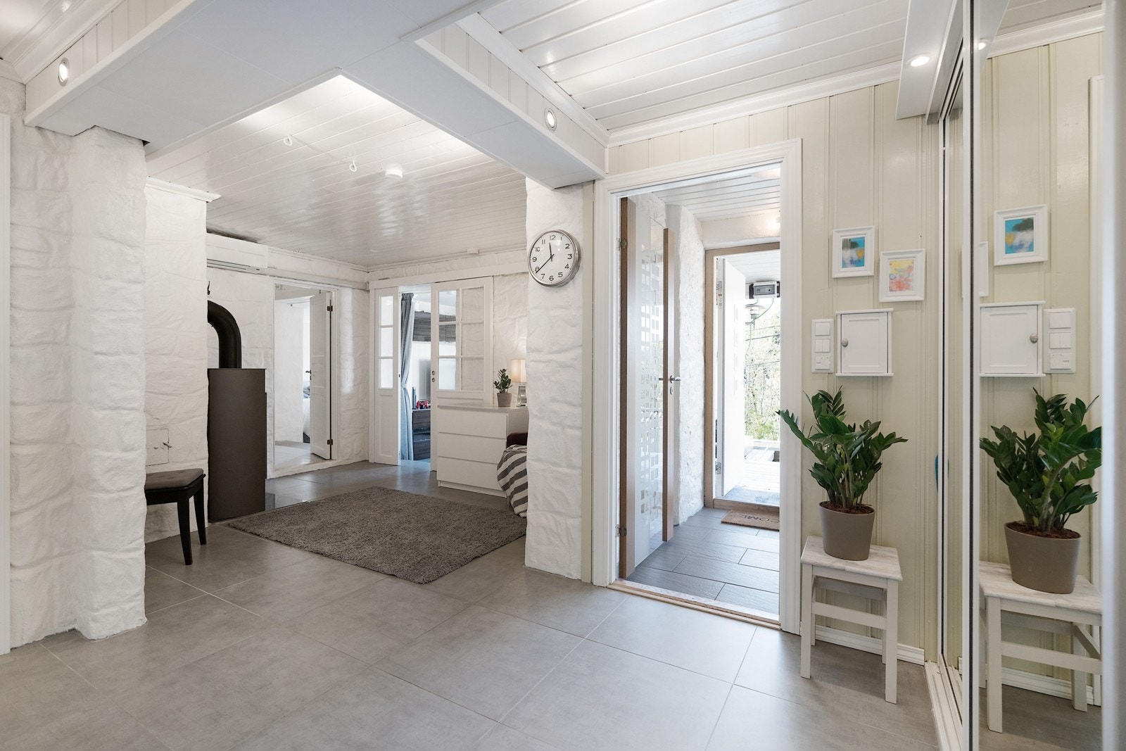 Entré og romslig hall Galleribilde